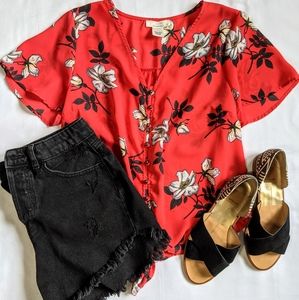 ❌SOLD❌ Women's Floral Boutique Top
